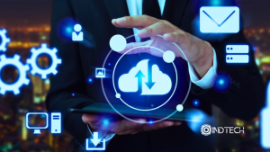 empresario usando servicios en la nube
